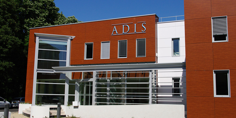 façade extérieure siège social de ADIS Romans sur Isère